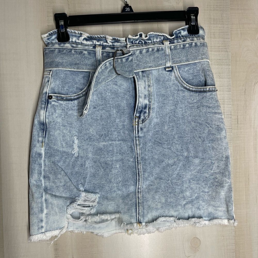 GB Gianni Bini new with tags denim jean distressed mini skirt,‎ size 5